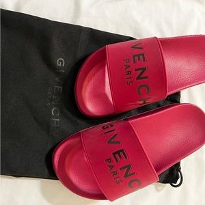 Givenchy pink slides